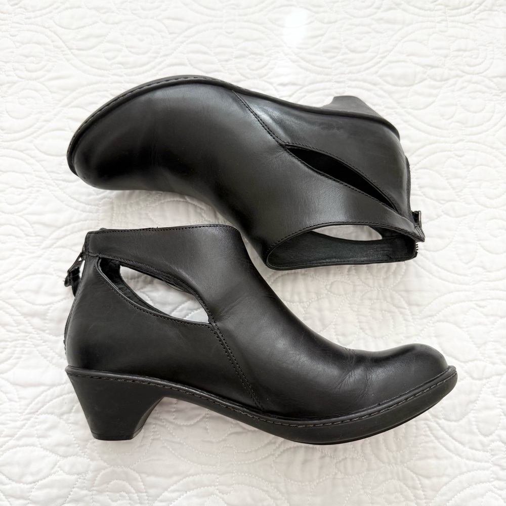 Dansko Women's Bonita Boot in Black Burnished Nappa Size 7.5US / 38 EU